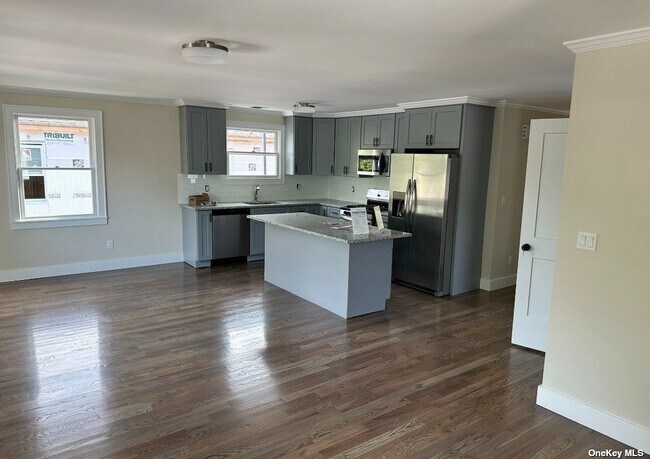 Building Photo - 211 Nassau Blvd