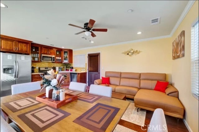 Building Photo - 523 Fischer St