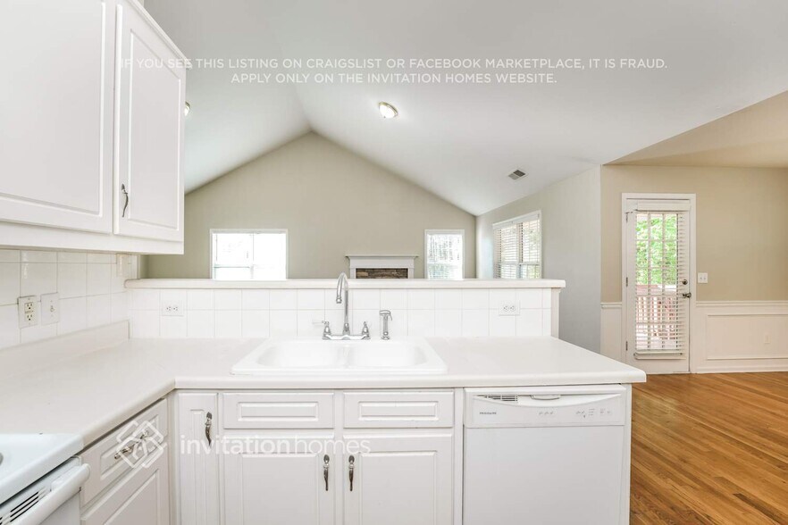 Building Photo - 286 Rockingham Dr