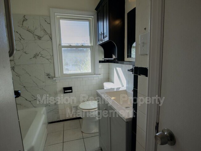 Building Photo - 2500 Byron St