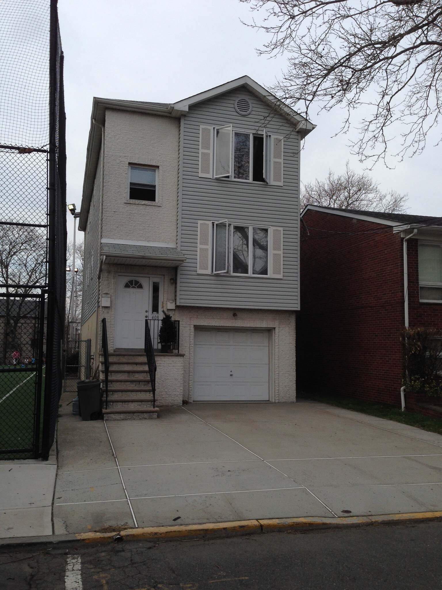 Building Photo - 408 Jersey St