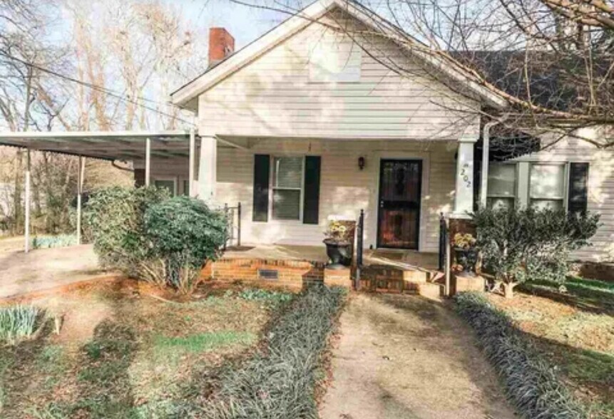 Primary Photo - 202 Church Ave SE