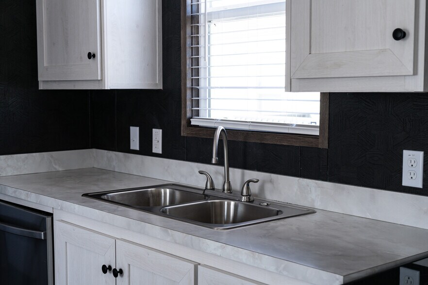 Building Photo - 133 Ponderosa Way