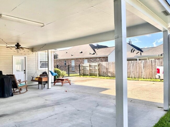 Building Photo - 18262 Lake Myrtle Dr