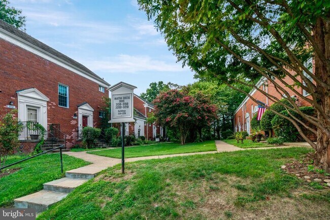 Building Photo - 3200 Martha Custis Dr