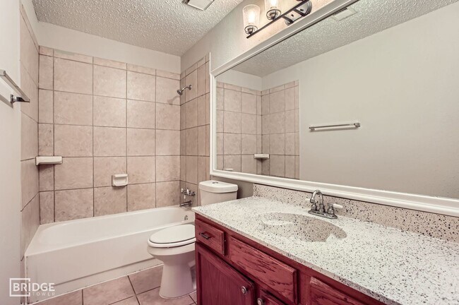 Building Photo - 11910 Yearling Dr