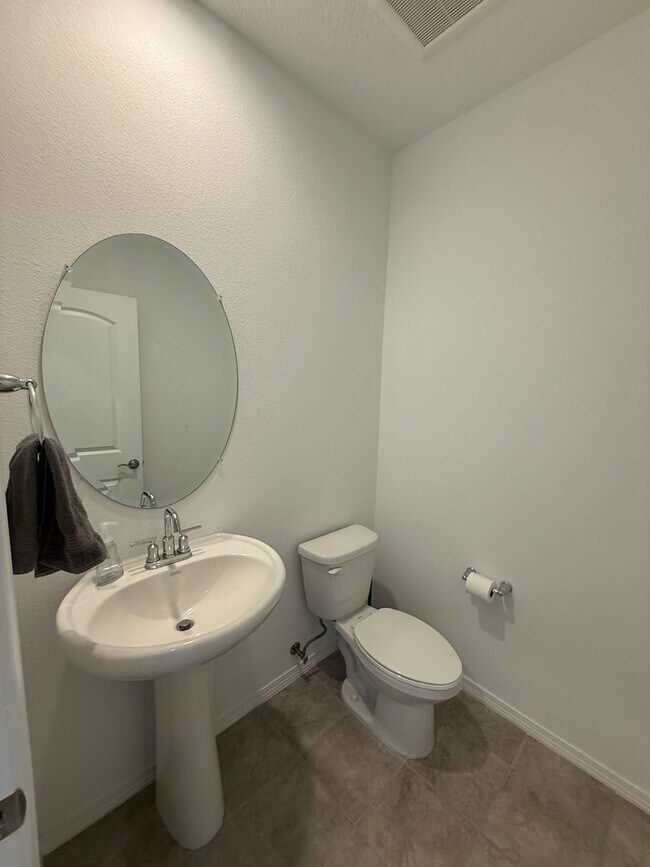 Building Photo - Villas de Los Soleras - Pristine 3 bdr, 2 1/2 bath Townhome, 2 car garage & Views!