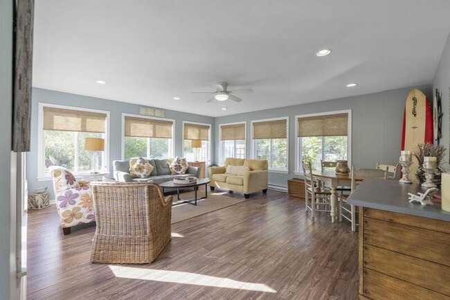 Building Photo - 16 Grasshopper Ln