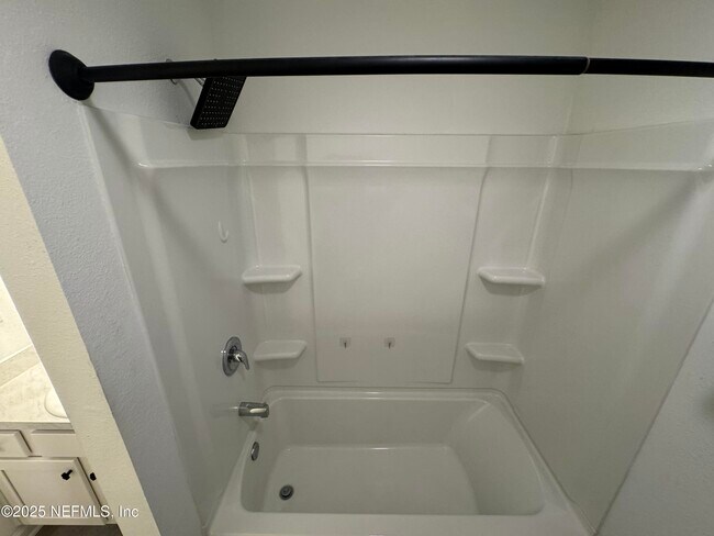 Building Photo - 412 Talulla Trl