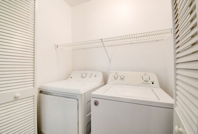 Building Photo - Great home with 4 bedrooms, 2.5 baths. New Floors Paint and Countertops.