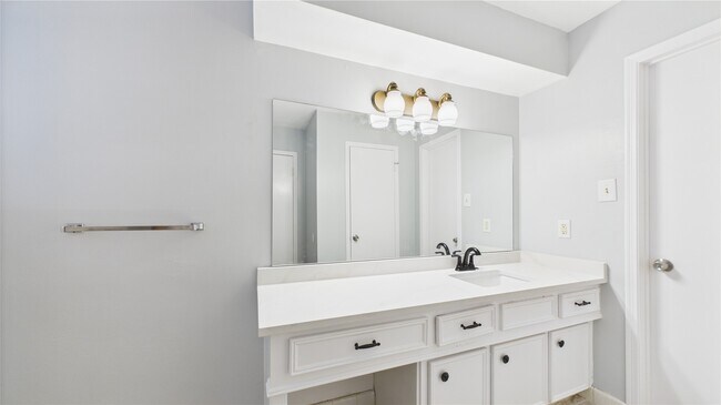 Building Photo - 1107 Verret Ln