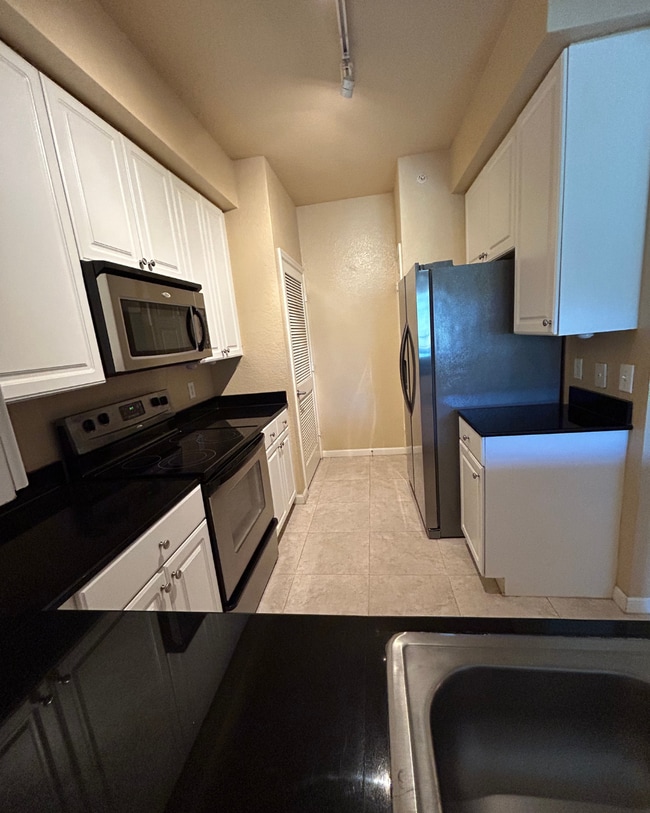 Building Photo - 8539 Gate Pkwy W