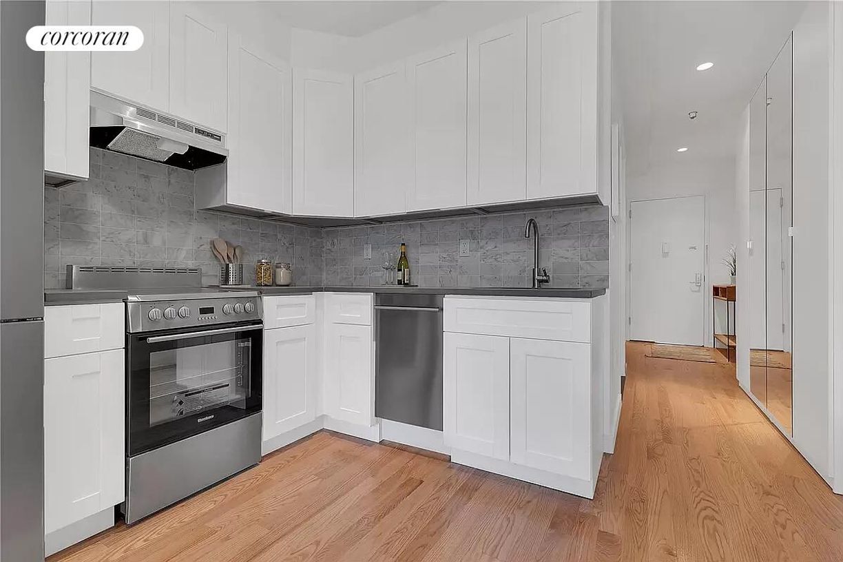 Building Photo - 362 W 127th St
