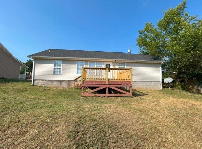 Building Photo - 402 Faulkner Dr