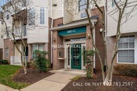 Building Photo - 8961 Town Center Cir