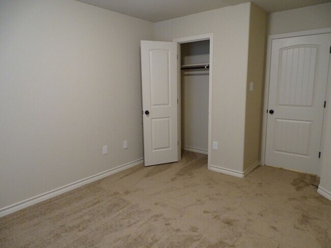 Building Photo - 6411 Luglio Ln