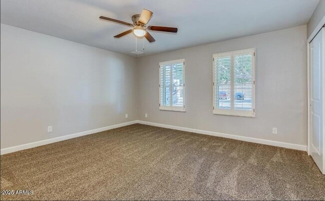 Building Photo - 2502 E Sahuaro Dr