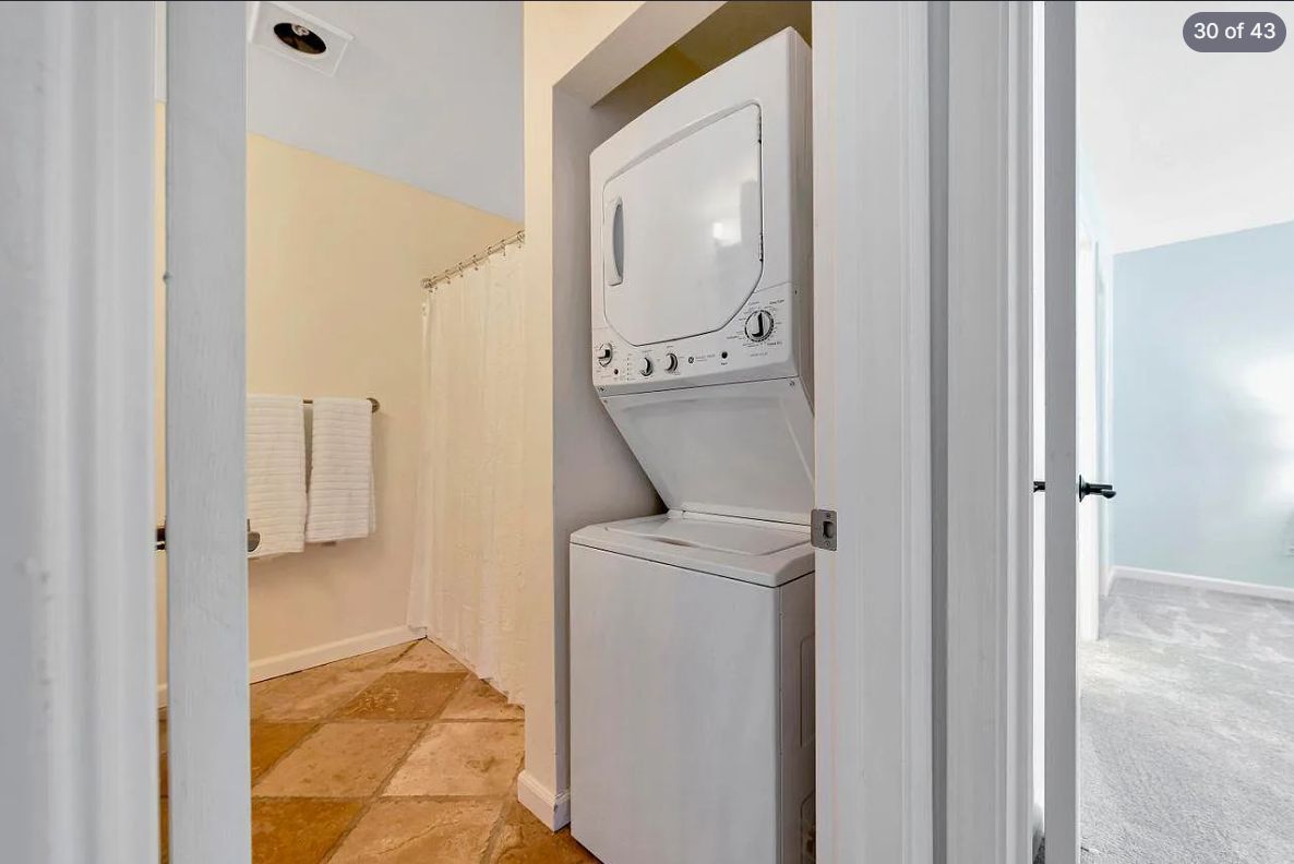 Building Photo - 1046 Yarwood Ct