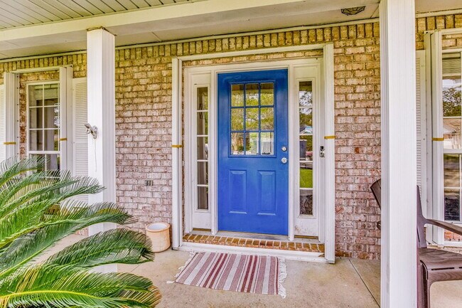 Building Photo - Available first week of May!