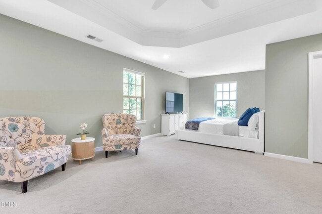 Building Photo - 899 Legacy Falls Dr S