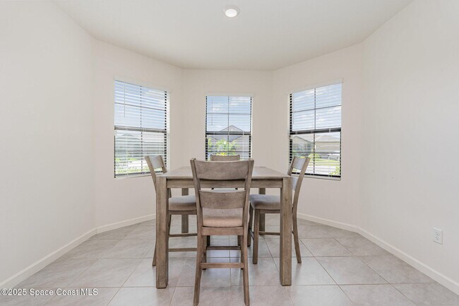 Building Photo - 943 Remington Green Dr SE