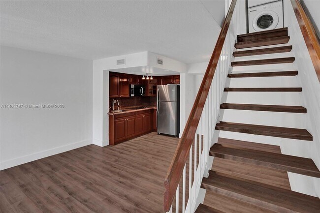 Building Photo - 675 NW 85th Ct