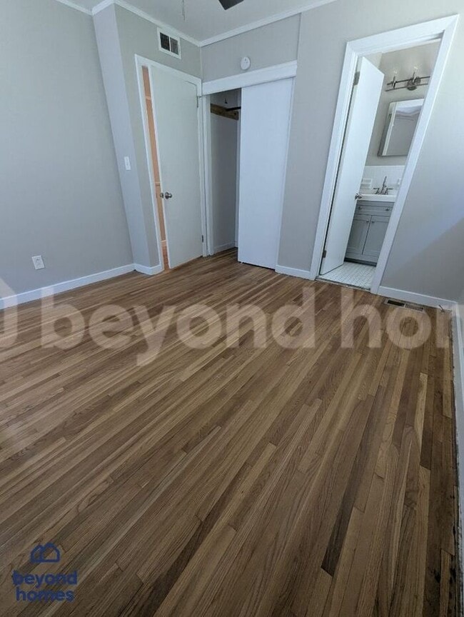 Building Photo - Spacious 3-bedroom, 1.5-bath home availabl...