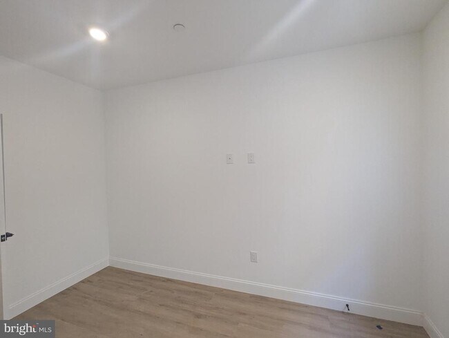 Building Photo - 2050 Fairmount Ave