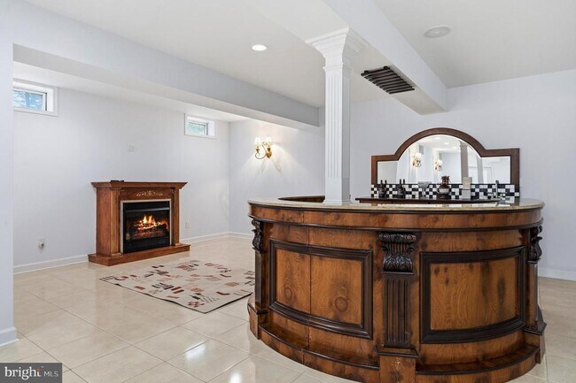 Building Photo - 4924 Berkshire Woods Dr