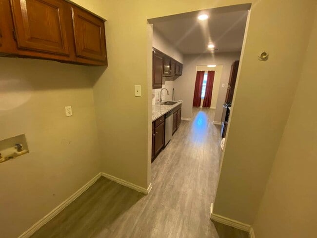 Building Photo - 1017-1019 Mullins Street