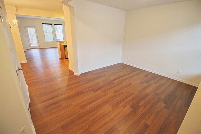 Building Photo - 753 Maypearl Ln