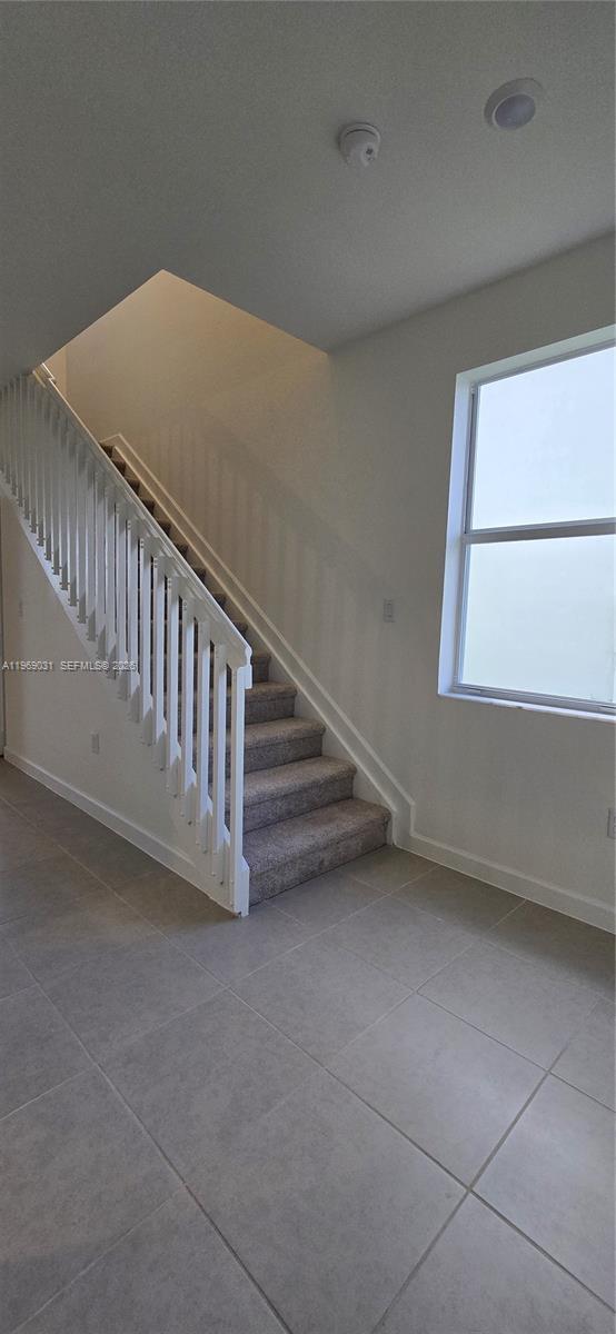 Building Photo - 2729 SE 26th Rd