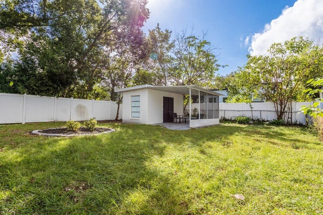 Building Photo - 1401 E Muriel St