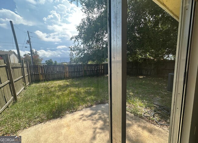 Building Photo - 520 Chateau Cir