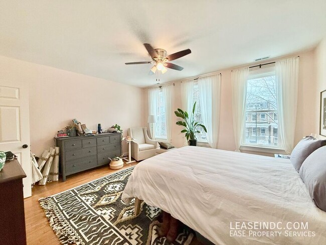 Building Photo - 260 15th St SE