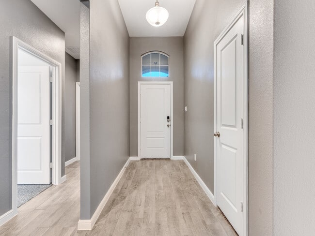 Building Photo - 181 Driftoak Dr