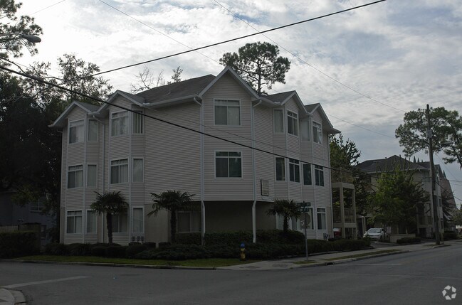 Building Photo - Stadium Central Apartments