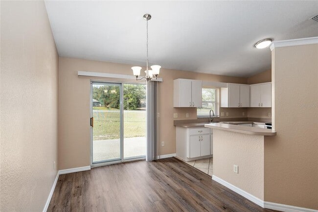 Building Photo - 2 Hemlock Radial Ct