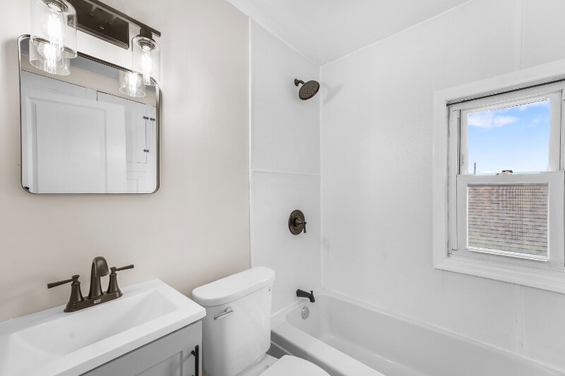 Building Photo - 108 Robble Ave