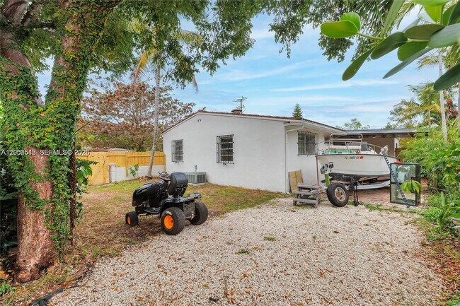 Building Photo - 14601 NW 10th Ave