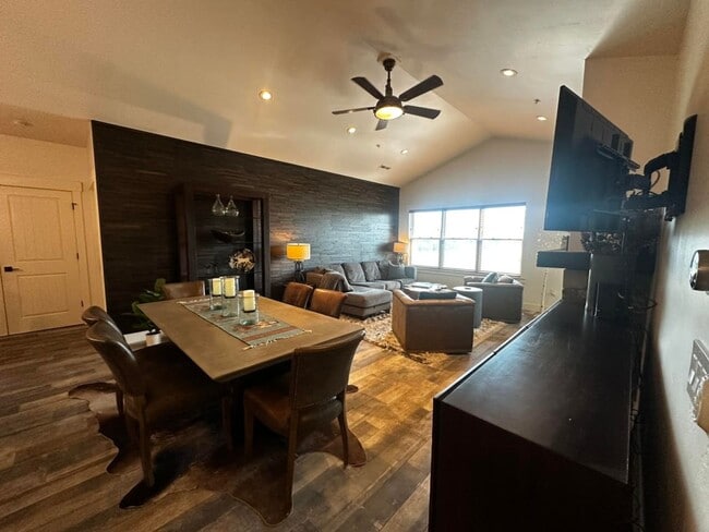 Building Photo - 6207 Davos Ln