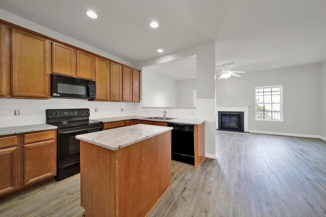 Building Photo - Lovely 3 Bed 2.5 Bath Townhome in Mint Hill!