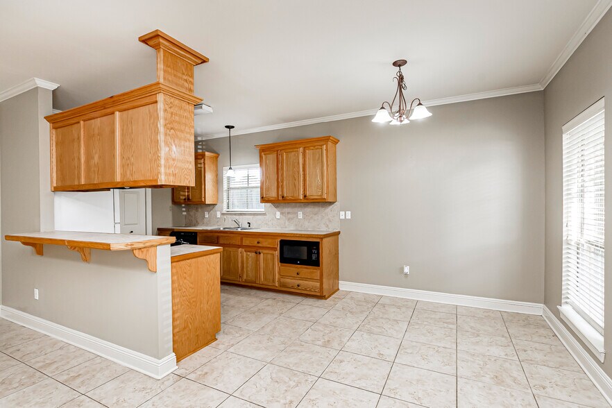 Building Photo - 828 Meadow Bend Dr