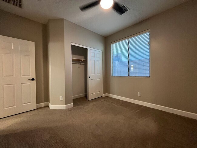 Building Photo - Cozy Cul De Sac house FOR RENT in a GREAT location