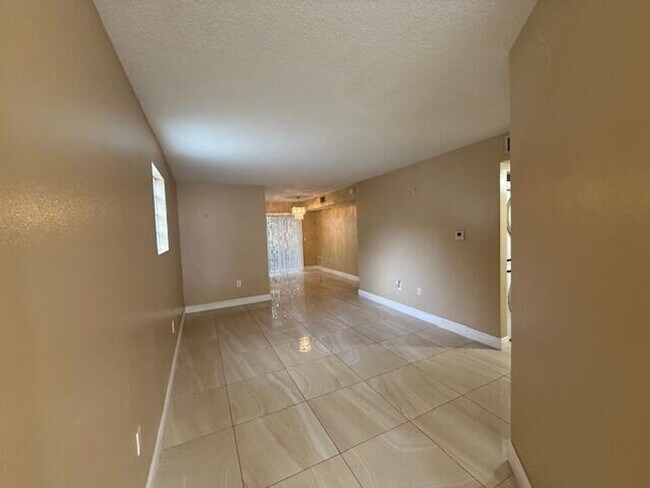 Building Photo - 3760 N Jog Rd