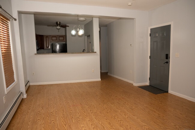 Building Photo - 138 Putnam St