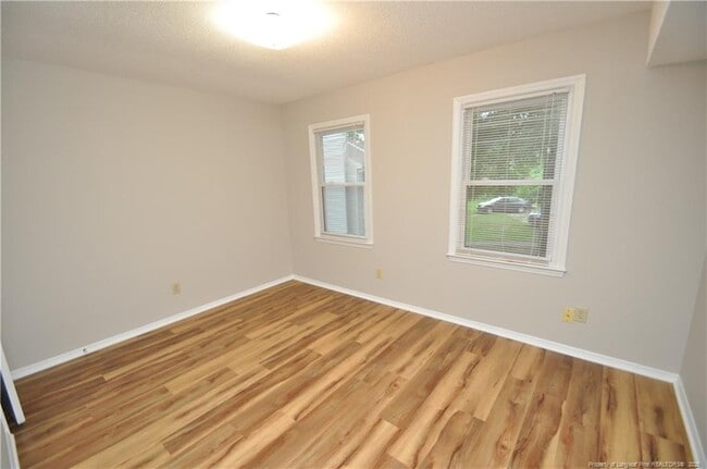 Building Photo - 3901 Lexington Dr
