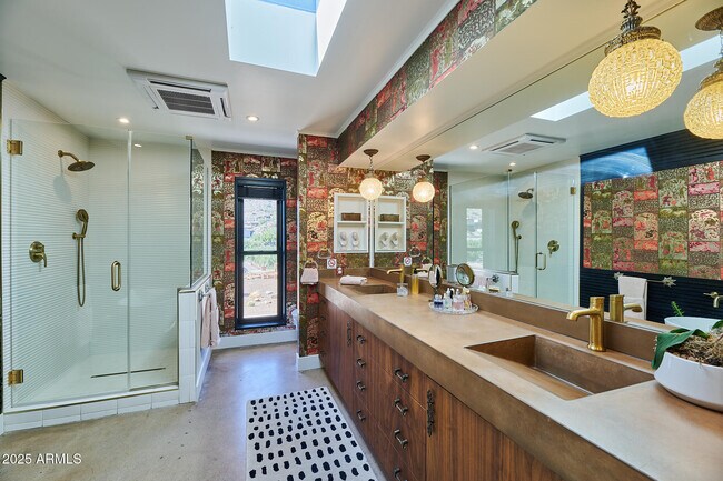 Building Photo - 4016 E Flynn Ln