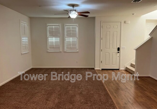 Building Photo - 3057 Village Park Dr