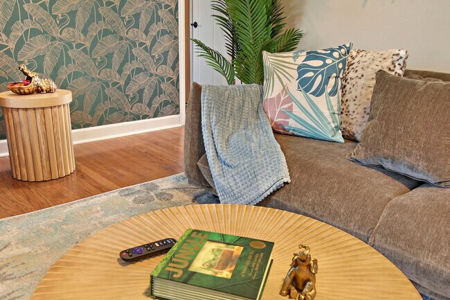 Building Photo - 3446 N Ozark Ave